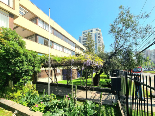 Arriendo Departamento 2D Metro Escuela Militar - Las Condes