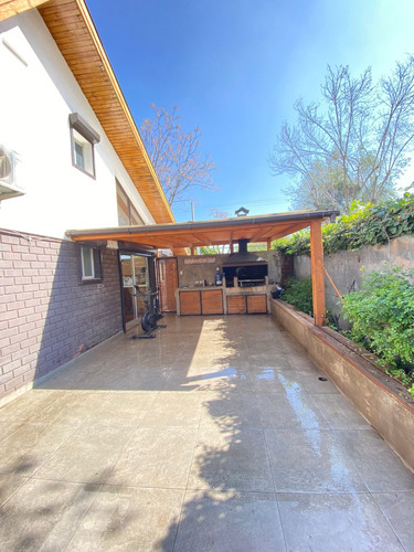 Arriendo Casa 3D Rotonda Atenas - Las Condes